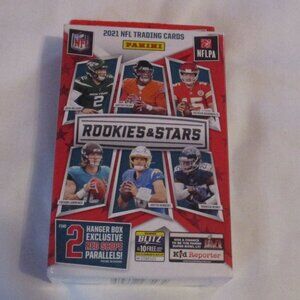 2021 NFL ROOKIES & STARS FOOTBALL HANGER BOX